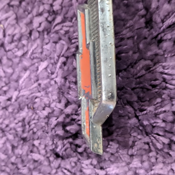 Vintage Original Chevy 10 Emblem Badge - Picture 3 of 8